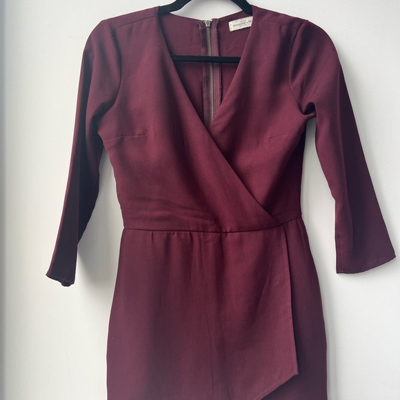 Abercrombie and Fitch Maroon Romper Size 00 Like New - Picture 1 of 6